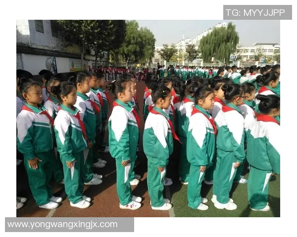 体育课的乐趣与成长记录：我与同学们的运动时光分享